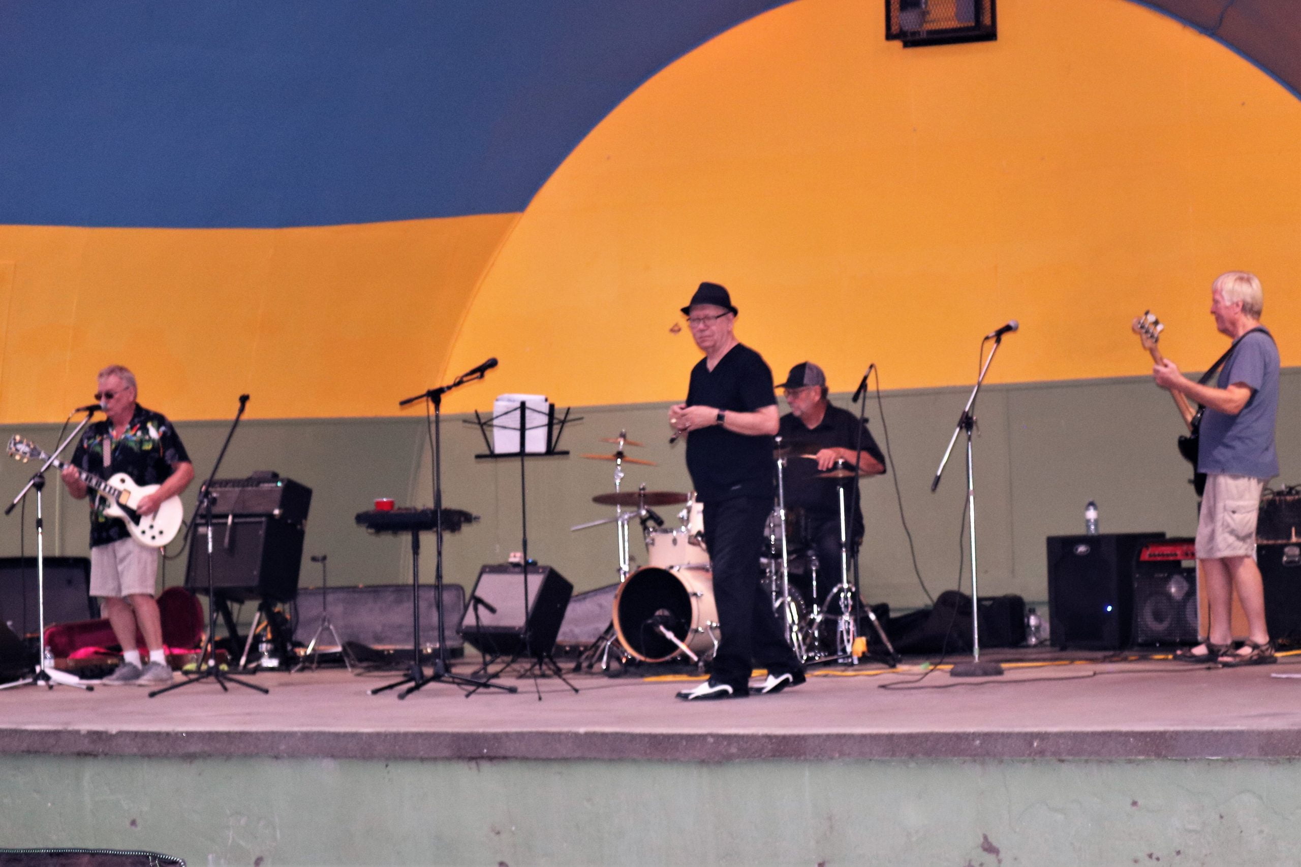 Band with Ian Stewrt on lead – Copy